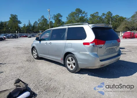 2011 Toyota Sienna Le V6 из США, поврежденный, VIN 5TDKK3DC9BS105614